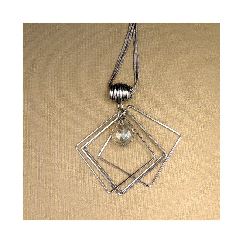 Sautoir avec une double chaîne en métal argenté foncé et pendentif orné d'un cristal facetté